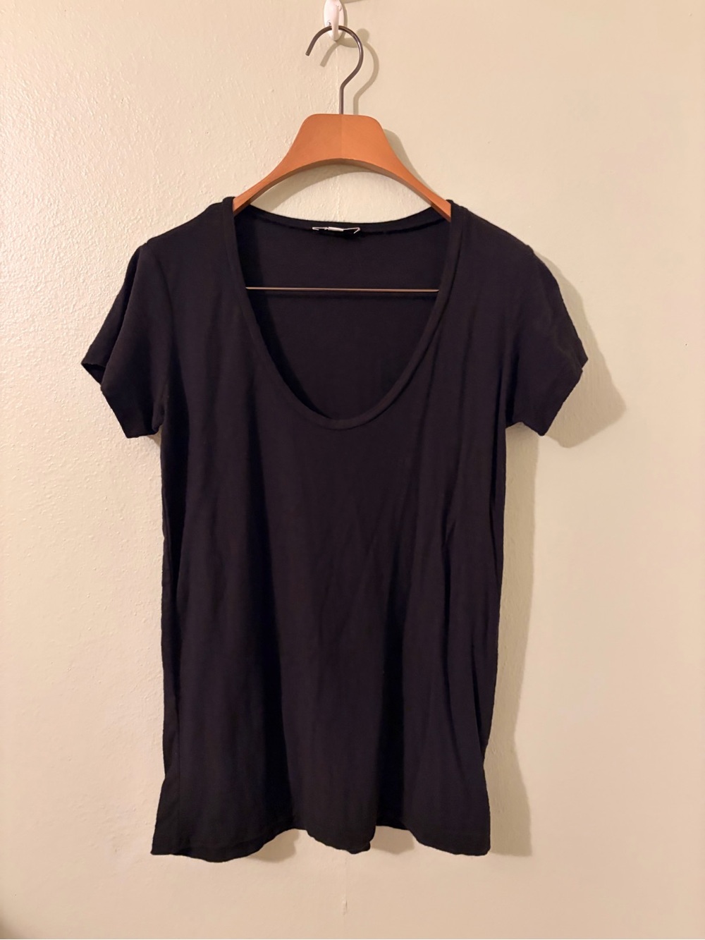 NWOT James Perse Scoop Neck Short Sleeve Tee in Black